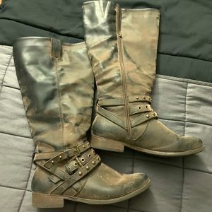 Comfy Chic Distressed Boots
